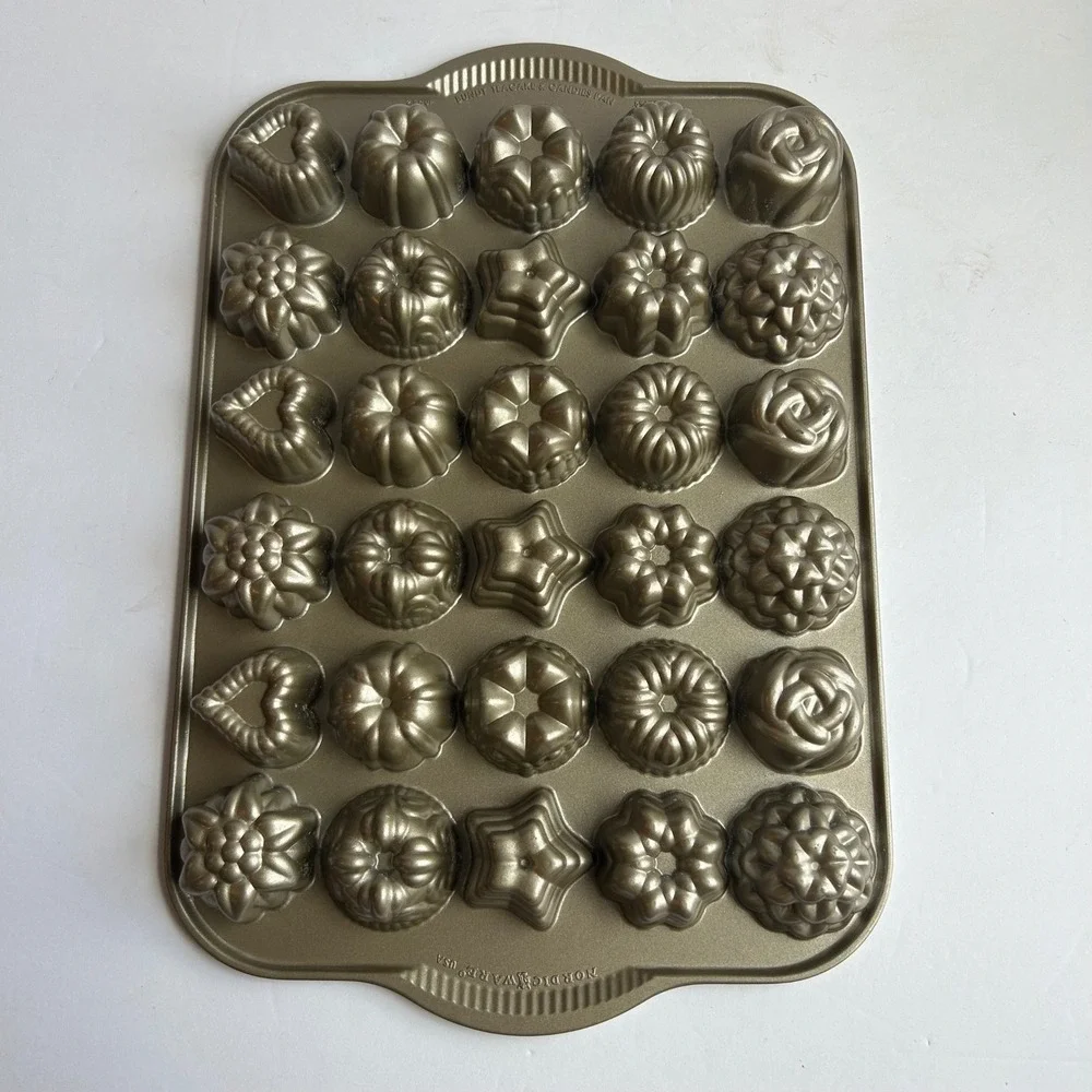 Nordic Ware Bundt Teacake & Candies Pan 30 Cavity Gold‎ Cast Aluminum 2.5 Cup